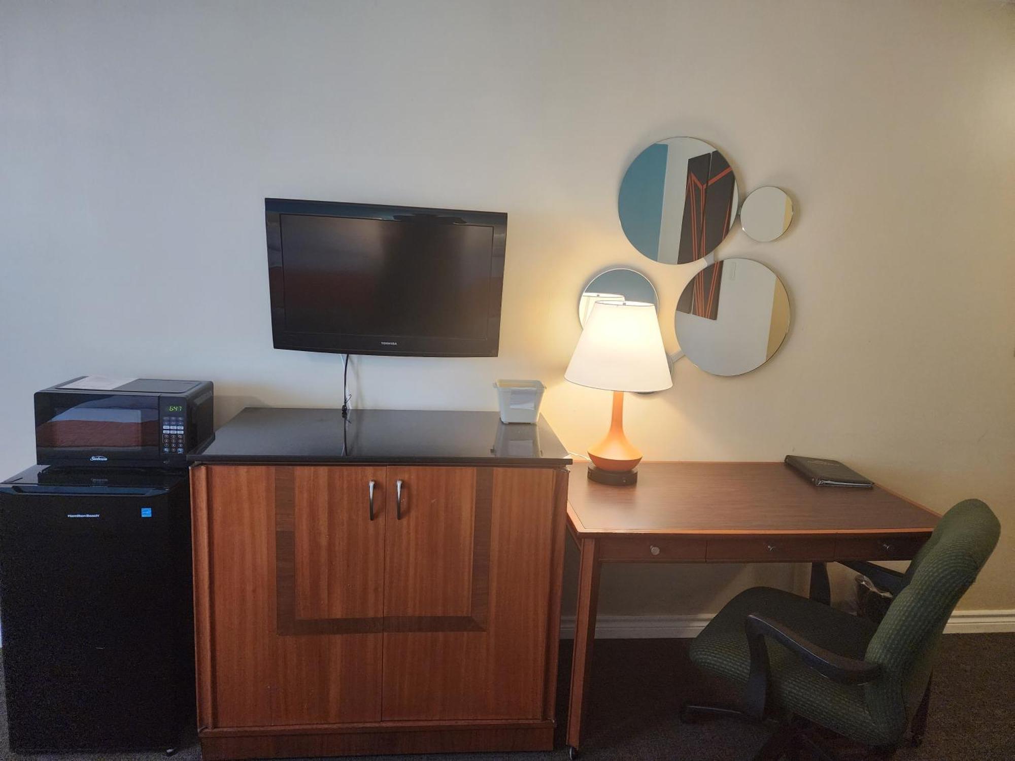 Howard Johnson By Wyndham לינדזי מראה חיצוני תמונה